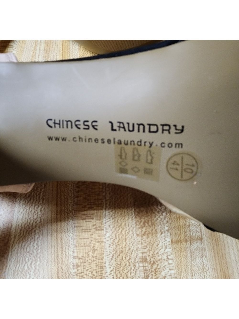 Chinese Laundry Only You Black and Nude Lucite Kitten Heels - Picture 7 of 7